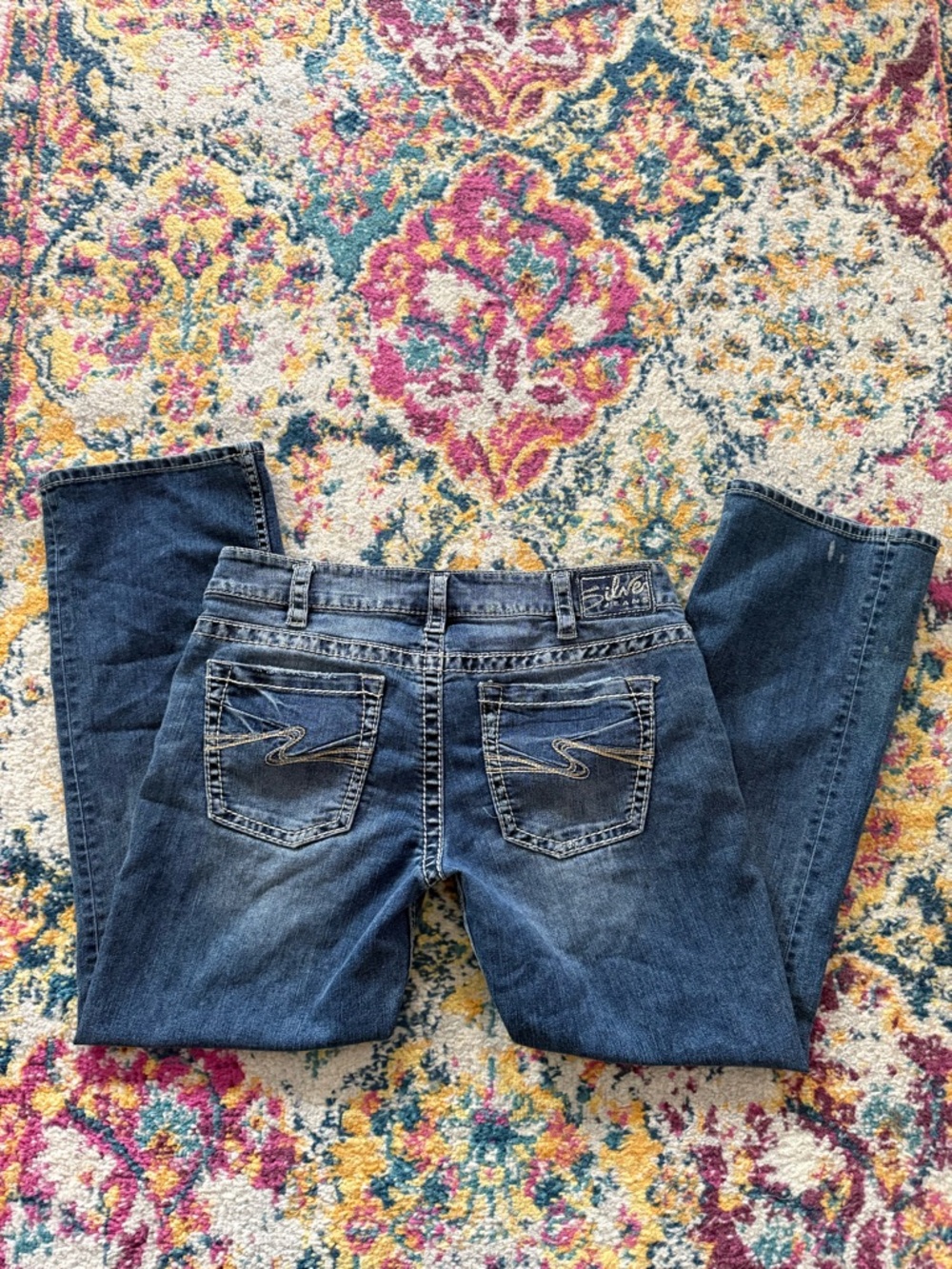 Silver Jeans Y2K Cropped Capri Jeans Embroidered Pockets Contrast Stitch